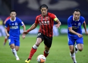 LOL决赛-包含上海上港客场不敌大连实德，遭遇困境的词条