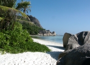 英雄联盟总决赛2025-钢铁防线与一闪灵光，布雷默爆发助皇家社会险中求生