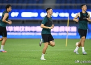 英雄联盟总决赛门票-申花客场赢球，球员展现出色表现