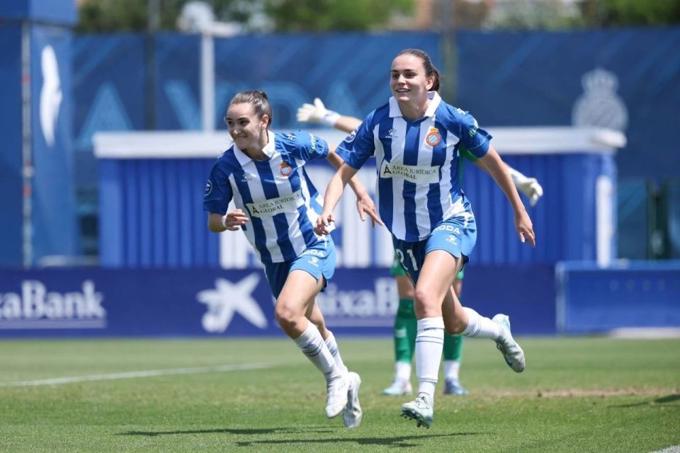 波斯尼亚女足比赛中,西班牙队踢出实力 波斯尼亚女足比赛中,西班牙队踢出实力