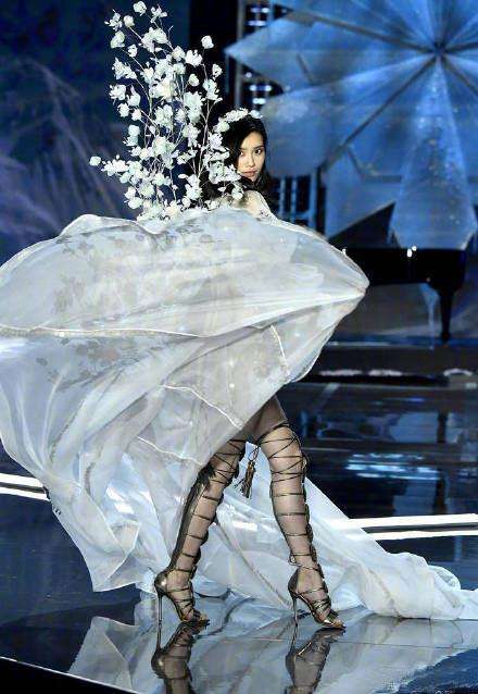 瑞士选手意外跌倒，让人为他捏把汗的简单介绍