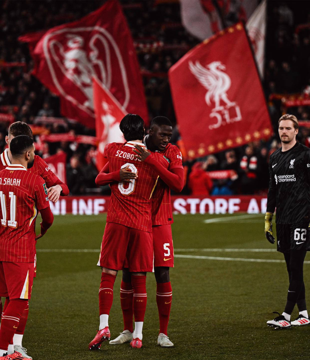 利物浦客场取胜，强势晋级淘汰赛