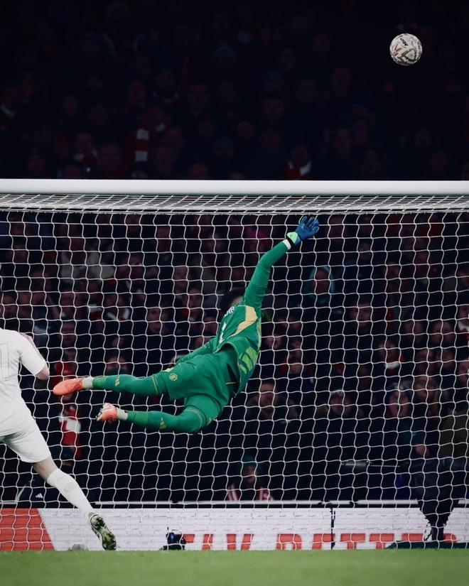 关于阿森纳门将扑出关键球，帮助球队保住胜局的信息