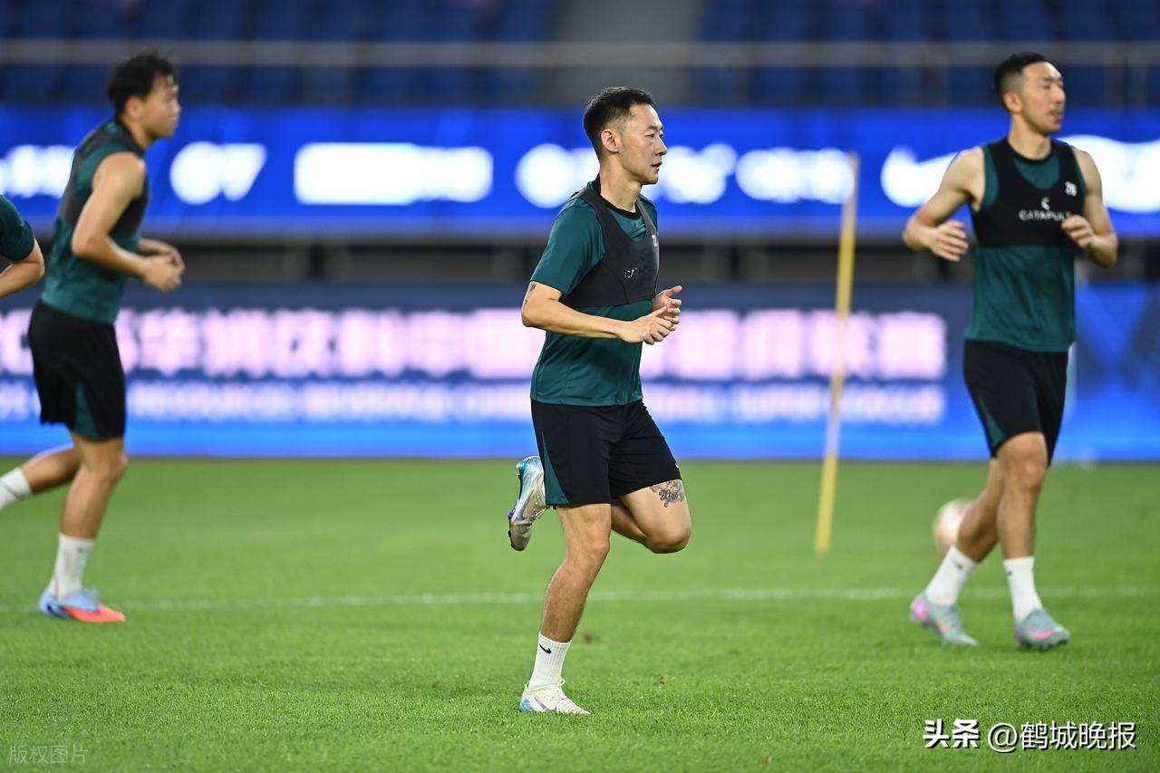 申花客场赢球，球员展现出色表现