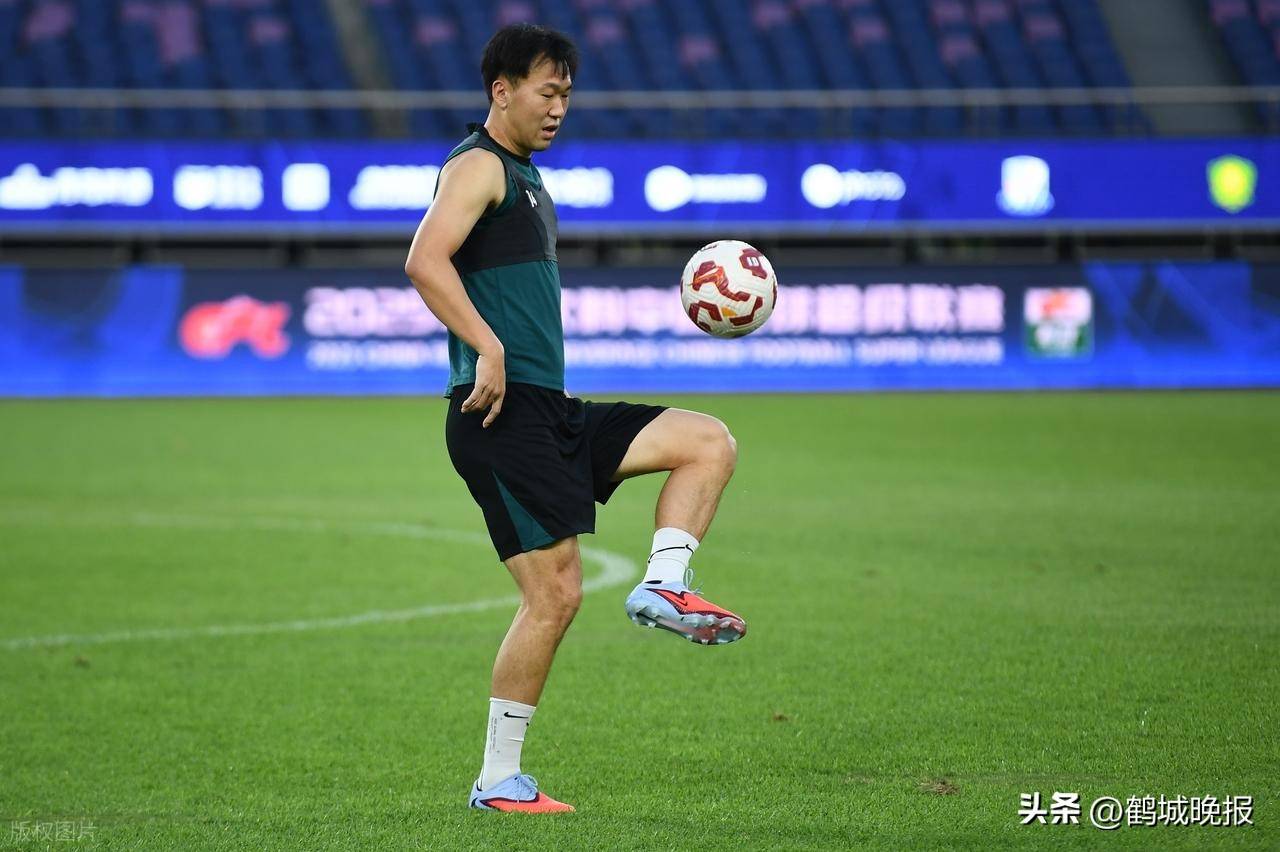 申花客场赢球，球员展现出色表现