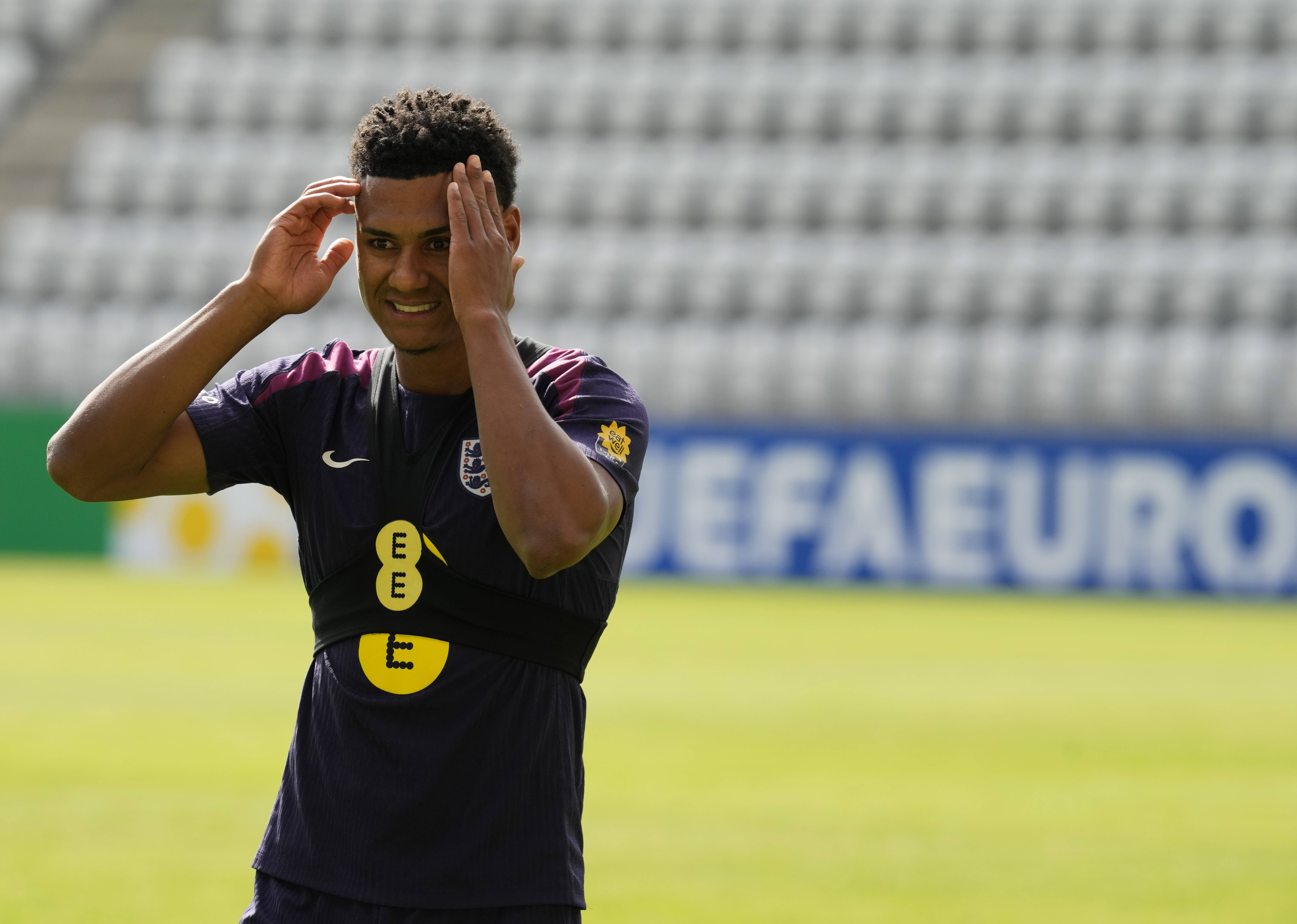 关于英格兰国家队豪取胜利,继续冲刺的信息 关于英格兰国家队豪取胜利,继续冲刺的信息