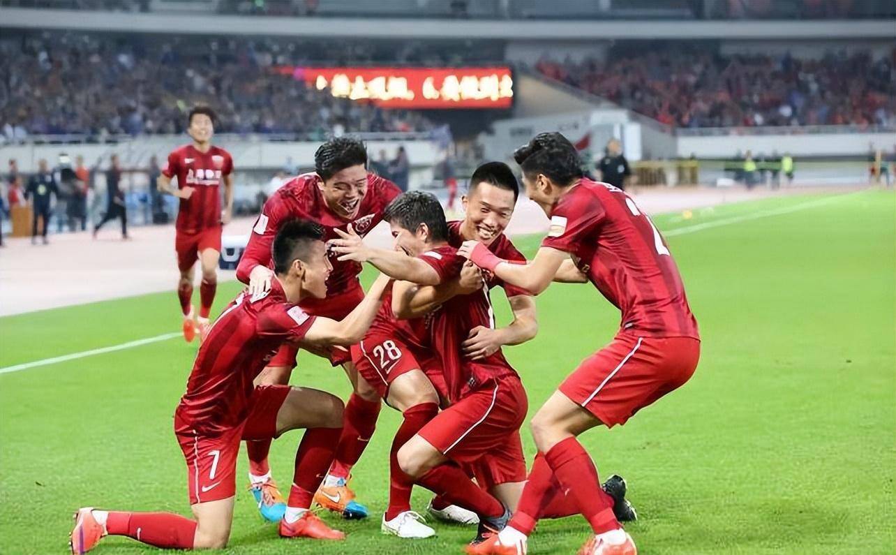 包含上海上港客场不敌大连实德，遭遇困境的词条