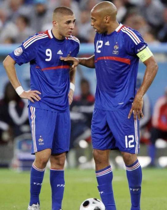 法国队翻盘波兰队，奥恰洛夫带队取胜