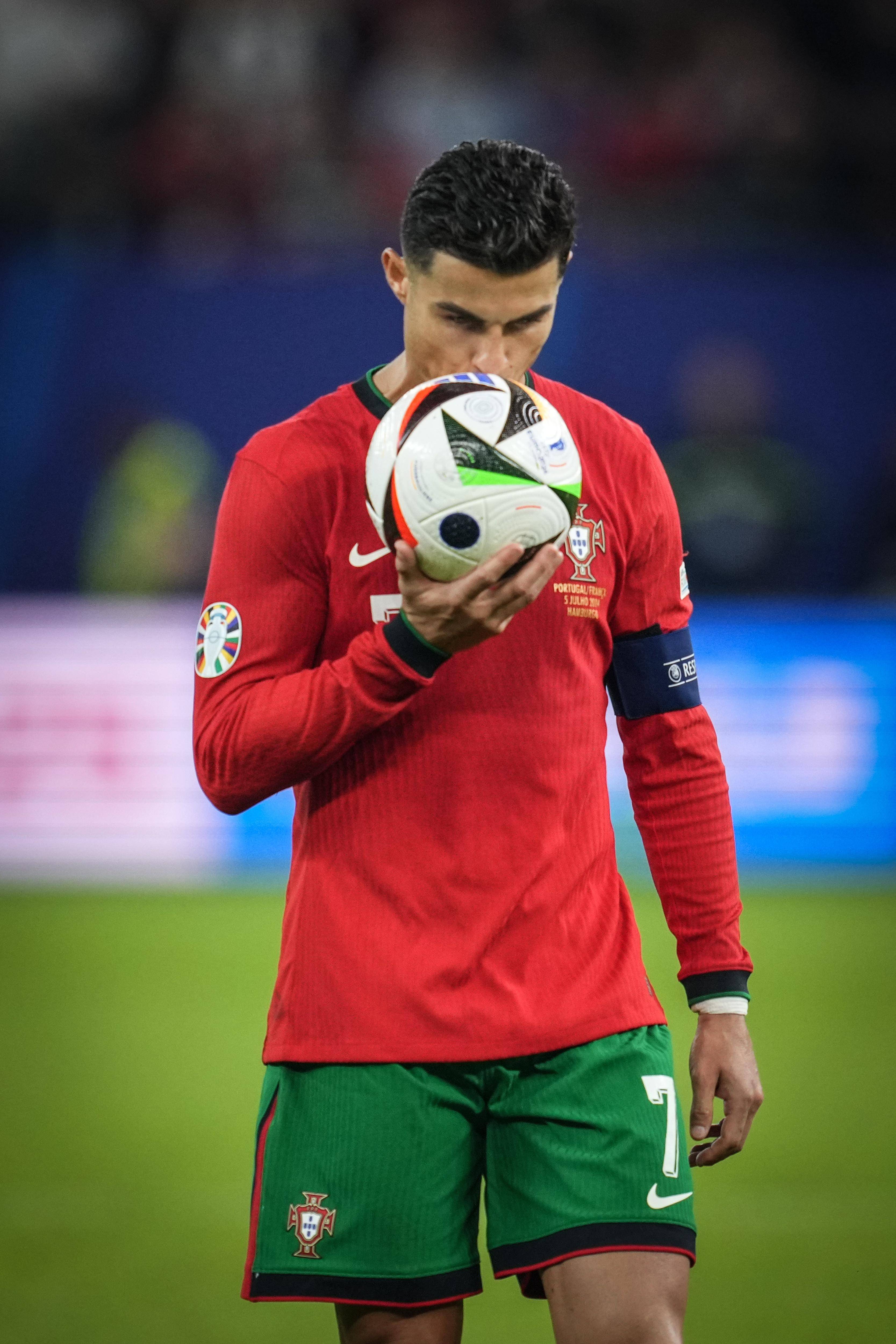 捷克队惊险取胜，晋级欧洲比赛四分之一决赛