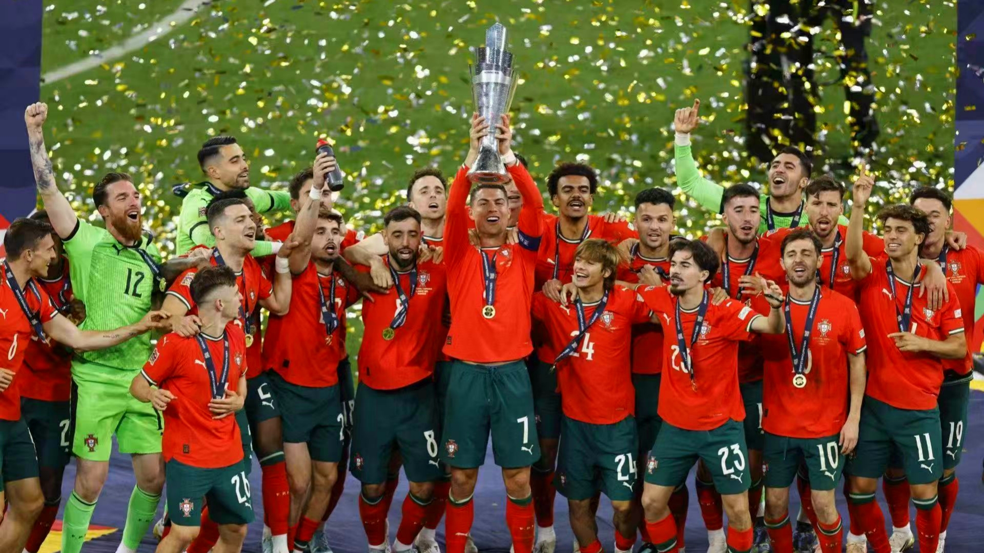 巴布亚新几内亚国家队表现抢眼,成功晋级欧洲杯半决赛 巴布亚新几内亚国家队表现抢眼,成功晋级欧洲杯半决赛