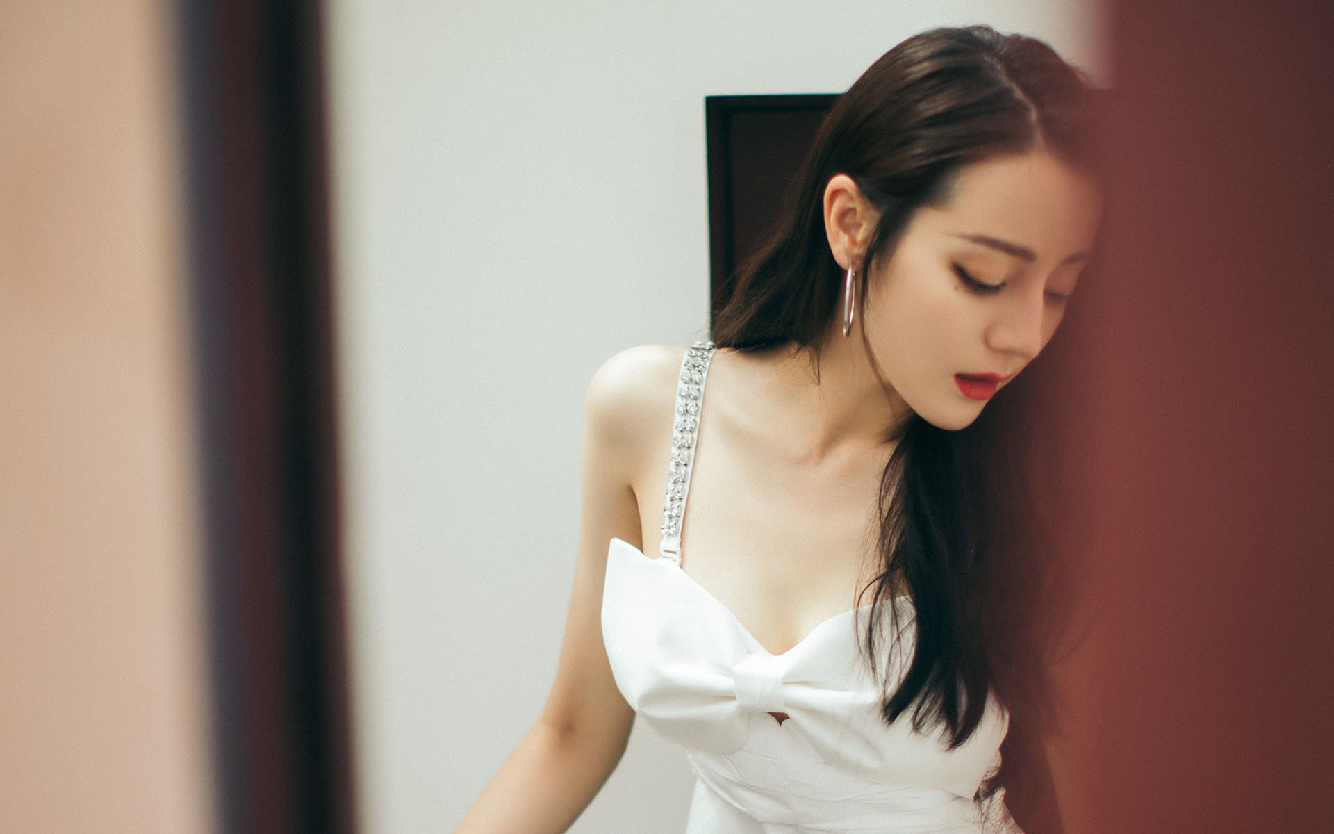 足球场与地缘棋盘，当格纳布里在慕尼黑接管时，一场横跨地中海的历史压制正悄然上演