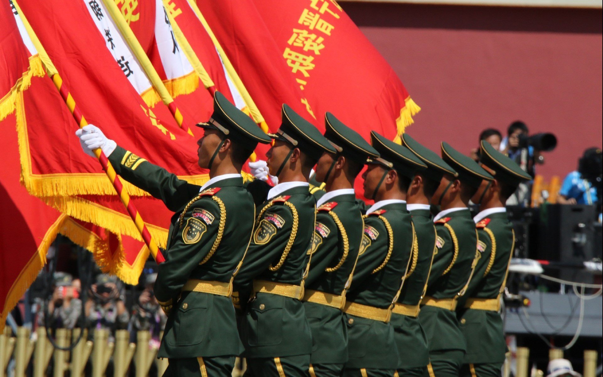 钢铁之心,布罗佐维奇的节奏密码,如何让2026世界杯G组英西大战变成一个人的独奏